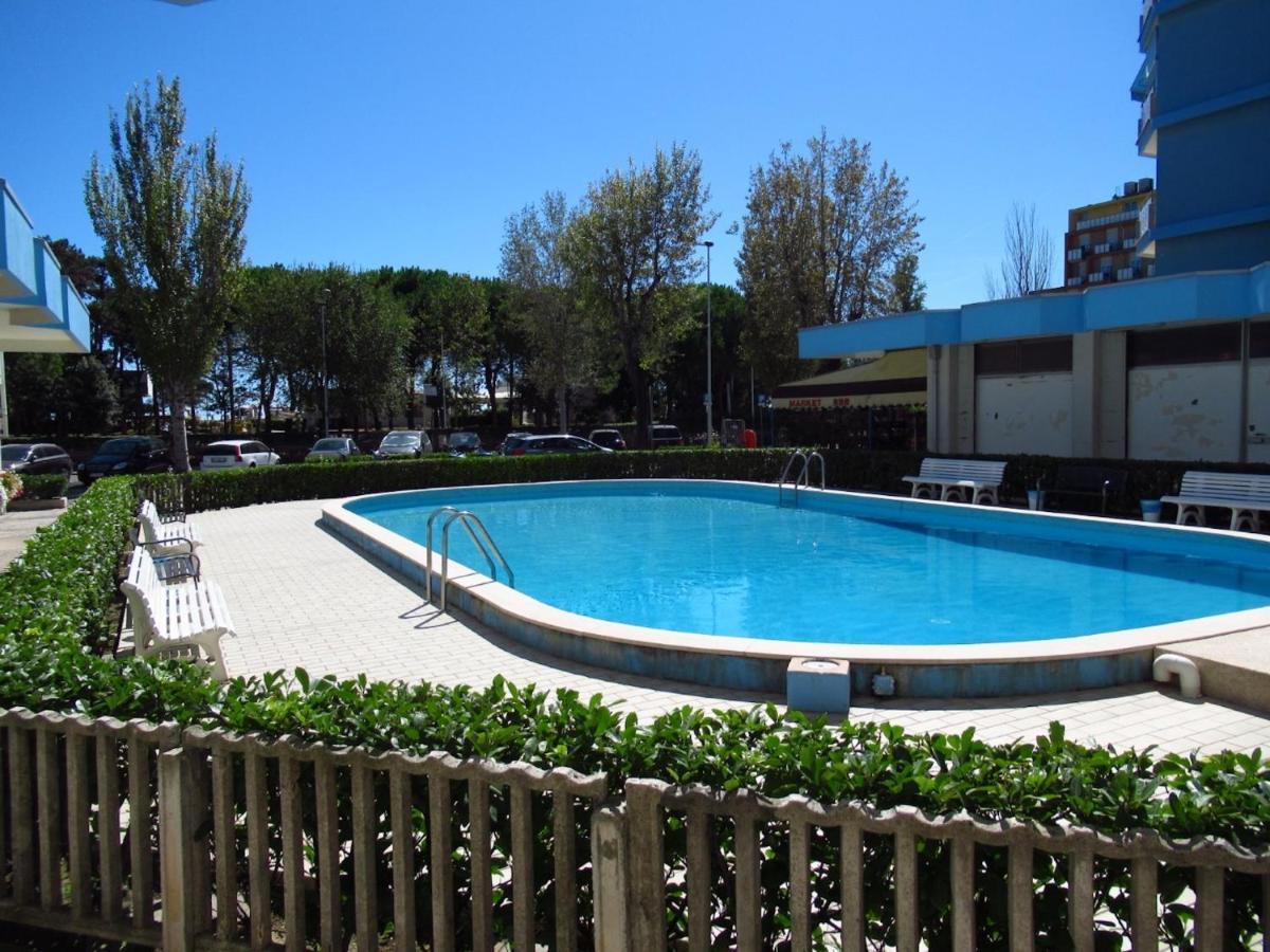 Sea Front In A With Pool Appartement